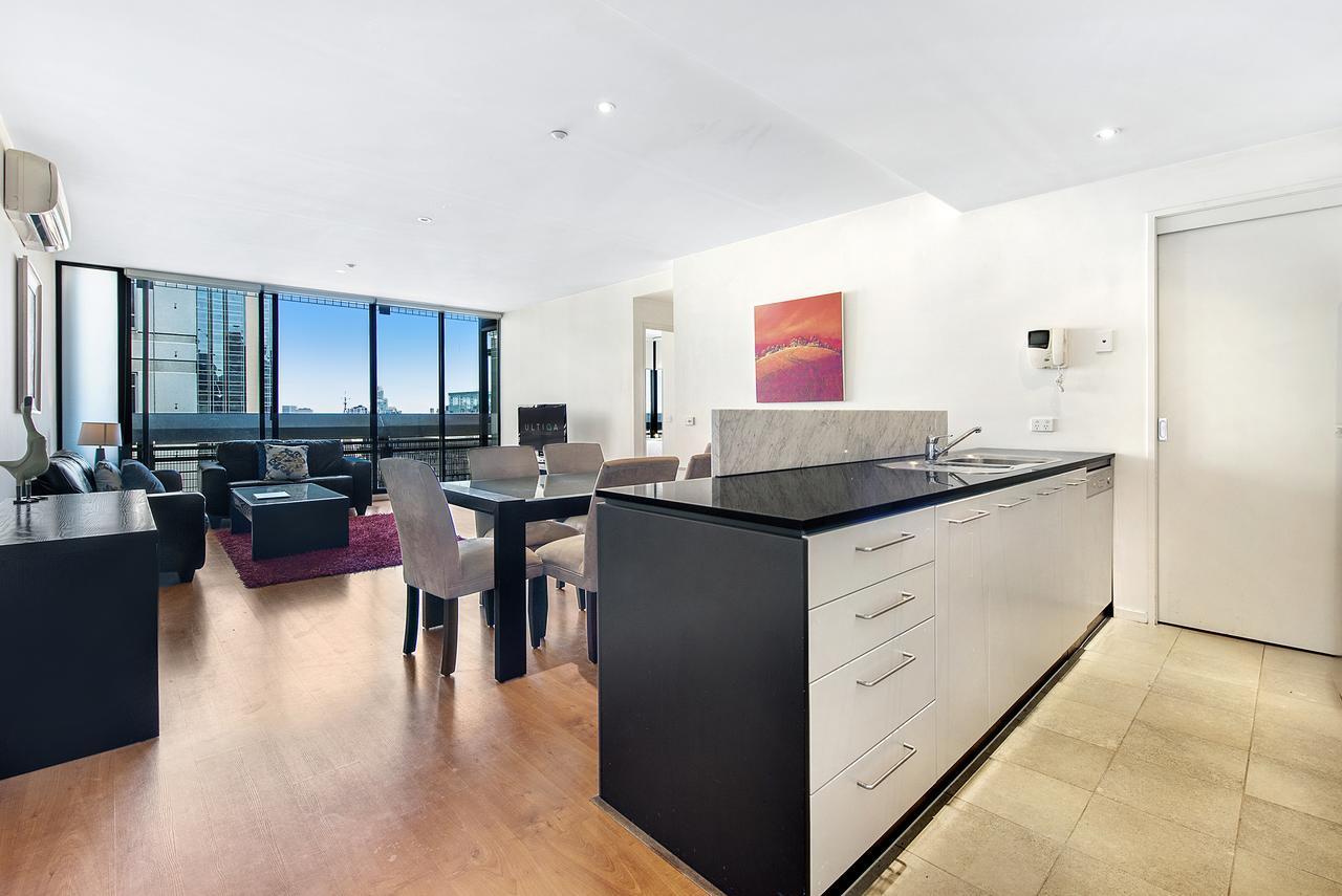 Ultiqa Little Collins Aparthotel Melbourne Exterior photo