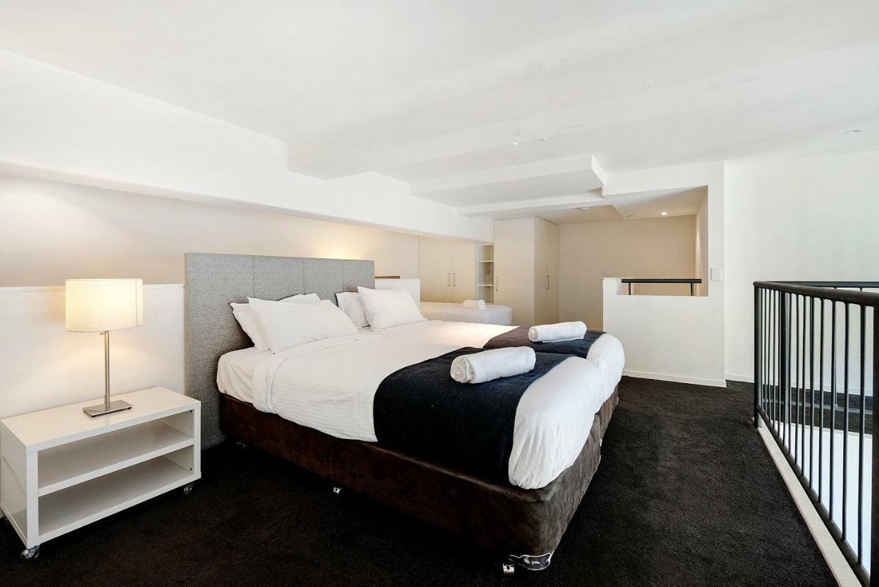 Ultiqa Little Collins Aparthotel Melbourne Exterior photo